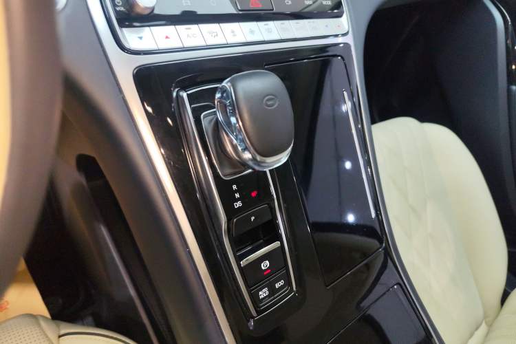 Used GAC Trumpchi M8 2021 Master Series 390T Four-Seat Glory Edition Gear Lever