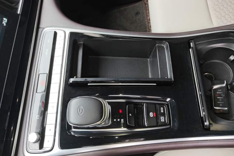 Used GAC Trumpchi M8 2021 Lingxiu Series 390T Luxury Edition Gear Lever