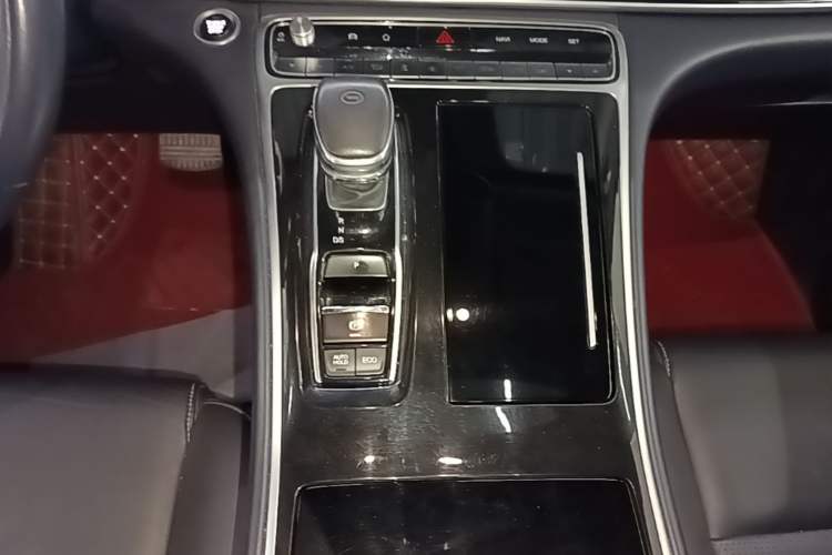 Used GAC Trumpchi M8 2021 Lingxiu Series 390T Deluxe Edition Gear Lever