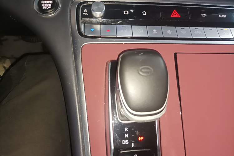 Used GAC Trumpchi M8 2021 Master Series 390T Ultimate Edition Gear Lever