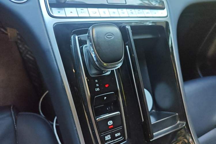 Used GAC Trumpchi M8 2021 Lingxiu Series 390T Deluxe Edition Gear Lever