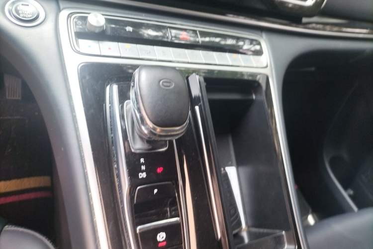 Used GAC Trumpchi M8 2021 Lingxiu Series 390T Deluxe Edition Gear Lever