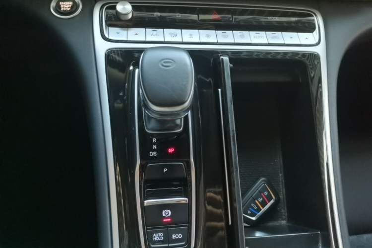 Used GAC Trumpchi M8 2021 Revised Version Lingxiu Series 390T Luxury Edition Gear Lever