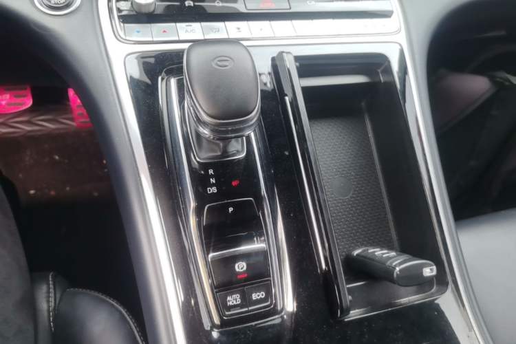 Used GAC Trumpchi M8 2021 Master Series 390T Ultimate Edition Gear Lever