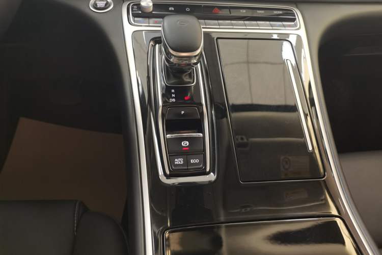 Used GAC Trumpchi M8 2021 Lingxiu Series 390T Ultimate Edition Gear Lever