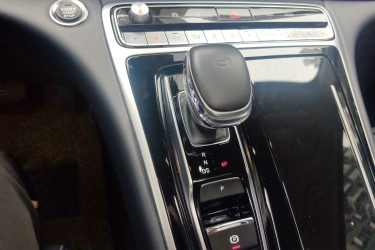 Used GAC Trumpchi M8 2021 Lingxiu Series 390T Deluxe Edition Gear Lever