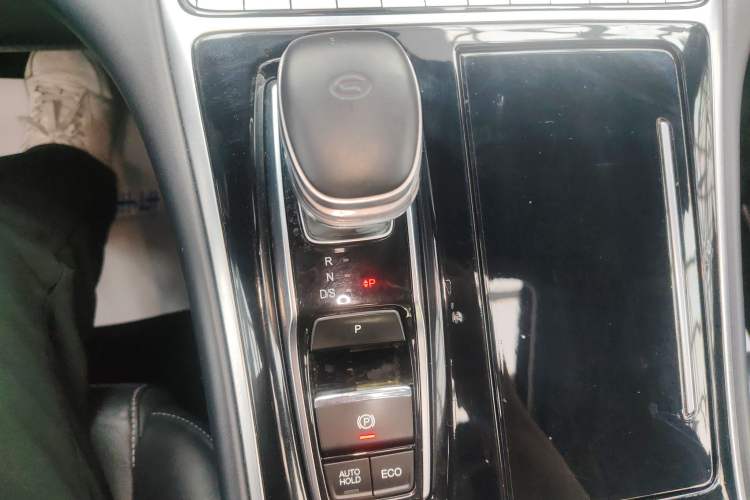 Used GAC Trumpchi M8 2021 Lingxiu Series 390T Ultimate Edition Gear Lever