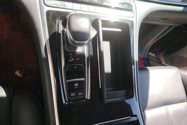 Used GAC Trumpchi M8 2021 Lingxiu Series 390T Ultimate Edition Gear Lever