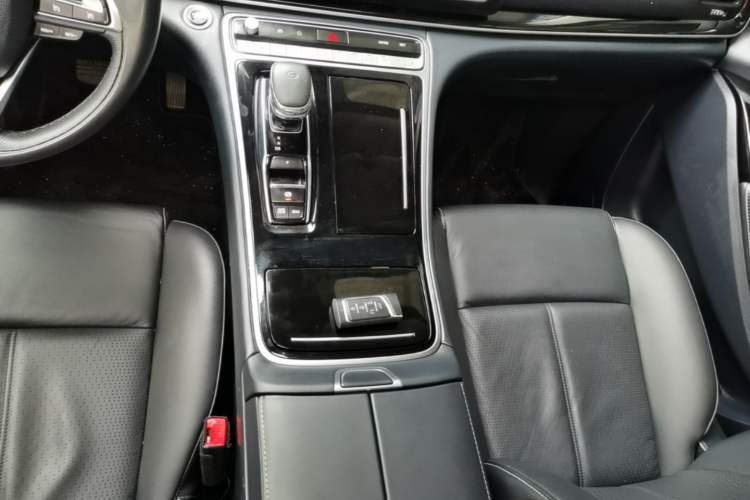 Used GAC Trumpchi M8 2021 Lingxiu Series 390T Deluxe Edition Gear Lever