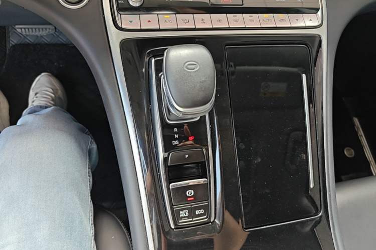 Used GAC Trumpchi M8 2021 Lingxiu Series 390T Deluxe Edition Gear Lever