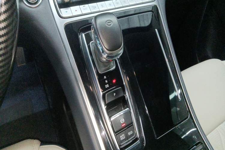 Used GAC Trumpchi M8 2021 Lingxiu Series 390T Deluxe Edition Gear Lever