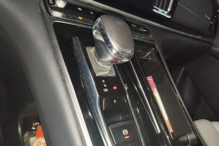 Used GAC Trumpchi M8 2021 Lingxiu Series 390T Deluxe Edition Gear Lever