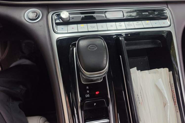 Used GAC Trumpchi M8 2021 Lingxiu Series 390T Deluxe Edition Gear Lever
