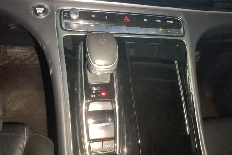 Used GAC Trumpchi M8 2021 Lingxiu Series 390T Ultimate Edition Gear Lever