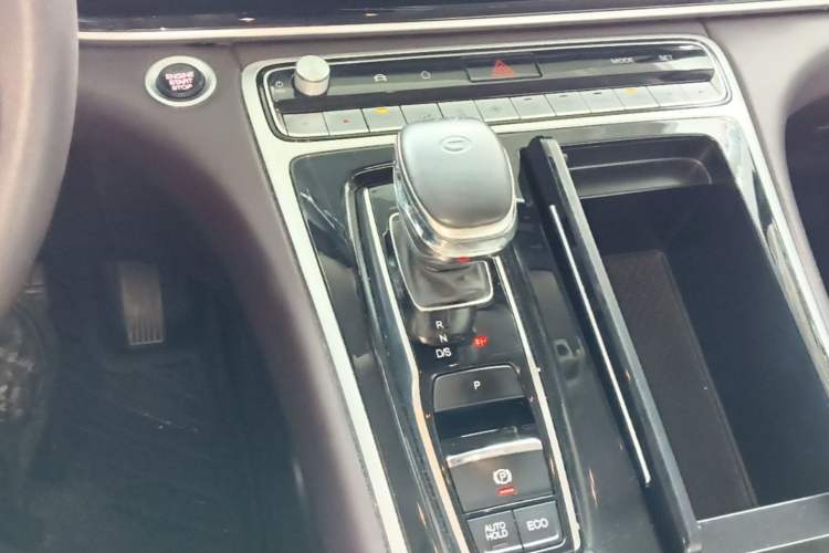Used GAC Trumpchi M8 2021 Revised Version Lingxiu Series 390T Luxury Edition Gear Lever