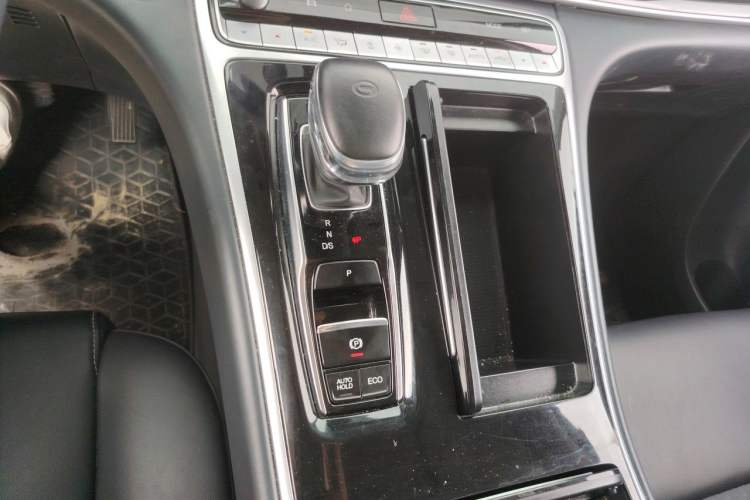 Used GAC Trumpchi M8 2021 Lingxiu Series 390T Luxury Edition Gear Lever