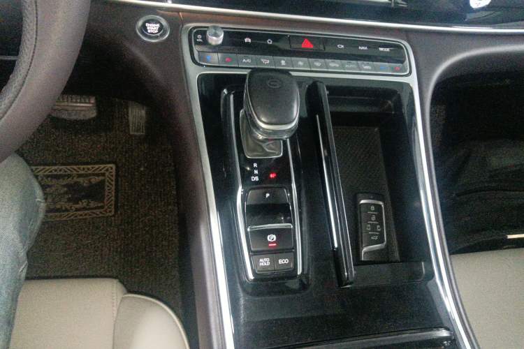 Used GAC Trumpchi M8 2021 Lingxiu Series 390T Ultimate Edition Gear Lever