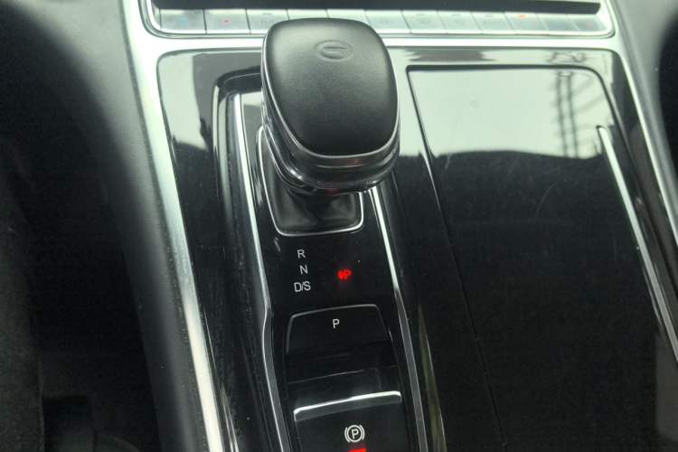 Used GAC Trumpchi M8 2021 Lingxiu Series 390T Deluxe Edition Gear Lever