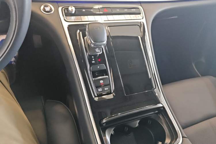 Used GAC Trumpchi M8 2021 Lingxiu Series 390T Ultimate Edition Gear Lever