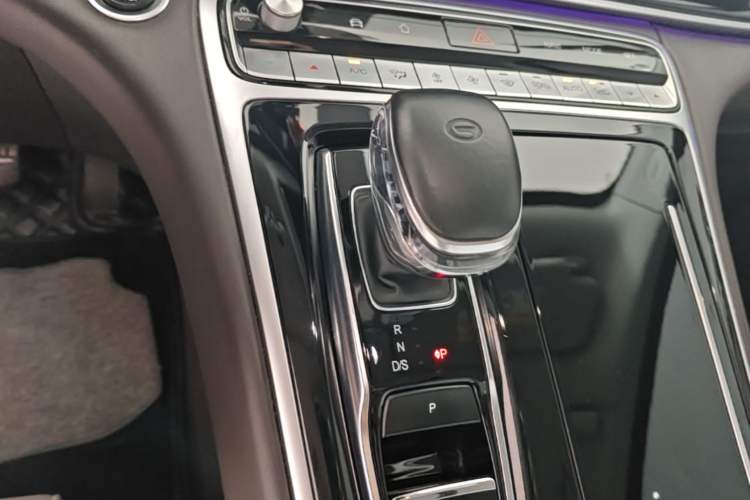 Used GAC Trumpchi M8 2021 Lingxiu Series 390T Deluxe Edition Gear Lever
