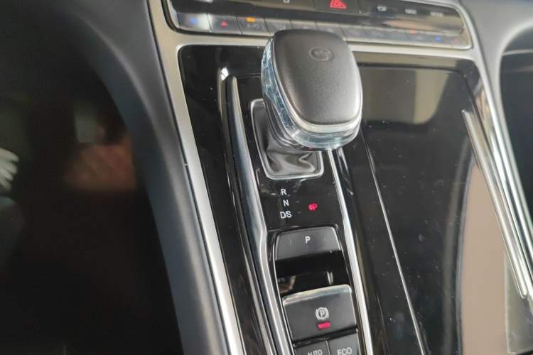 Used GAC Trumpchi M8 2021 Master Series 390T Ultimate Well-being Edition Gear Lever