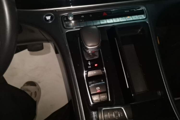Used GAC Trumpchi M8 2021 Lingxiu Series 390T Deluxe Edition Gear Lever