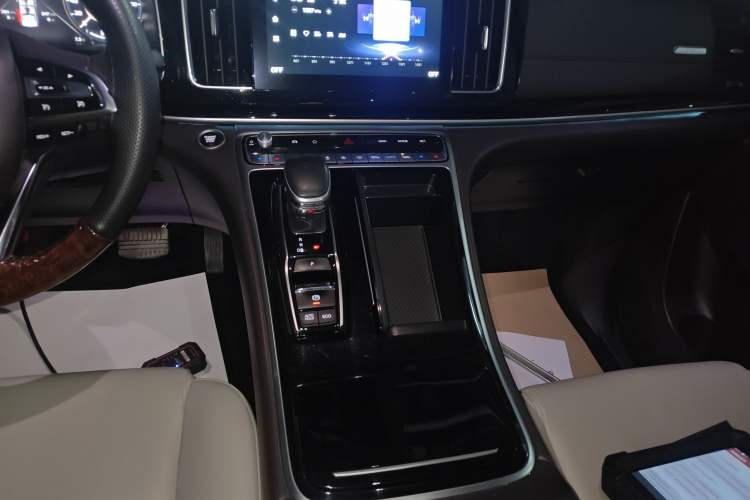 Used GAC Trumpchi M8 2021 Lingxiu Series 390T Deluxe Edition Gear Lever