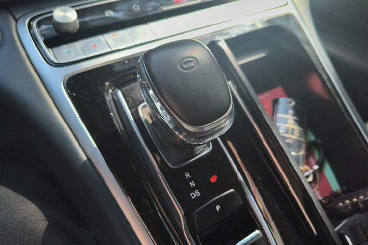 Used GAC Trumpchi M8 2021 Master Series 390T Ultimate Edition Gear Lever