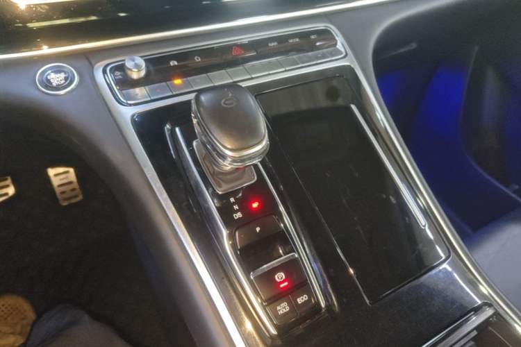 Used GAC Trumpchi M8 2021 Lingxiu Series 390T Deluxe Edition Gear Lever
