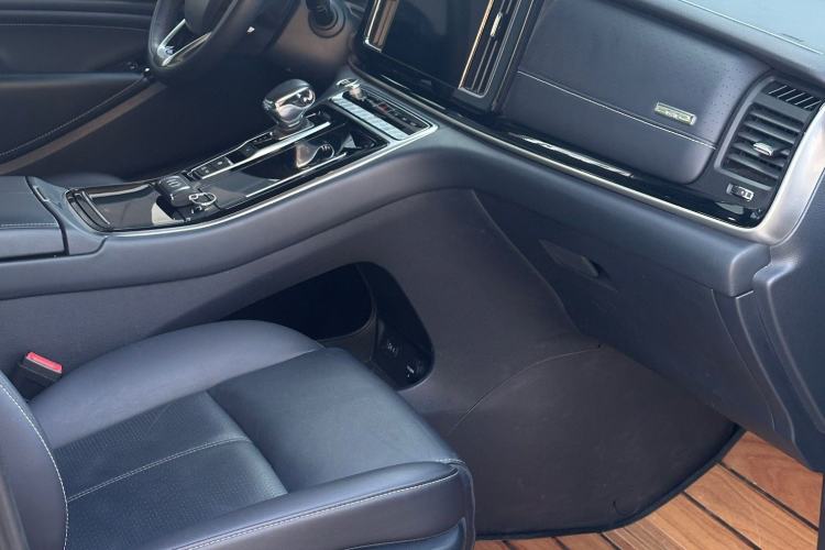 Used GAC Trumpchi M8 2021 Lingxiu Series 390T Ultimate Edition Interior 10