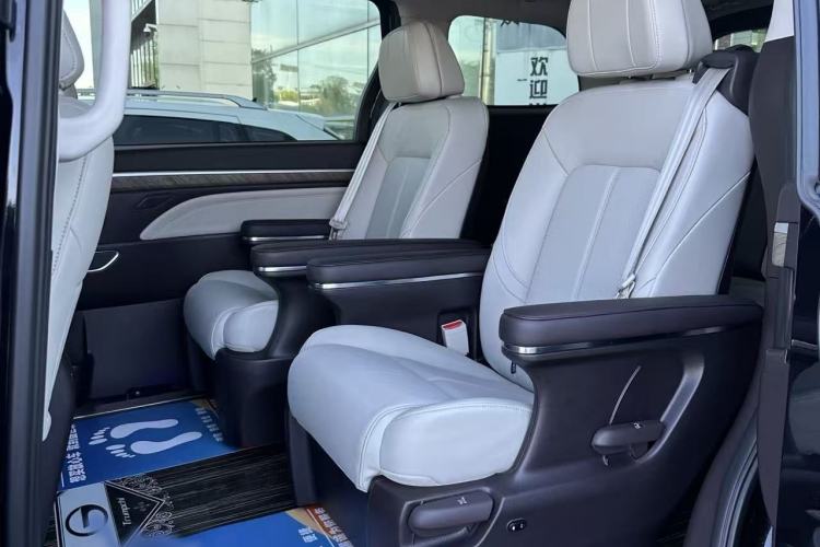 Used GAC Trumpchi M8 2021 Lingxiu Series 390T Deluxe Edition Interior 2