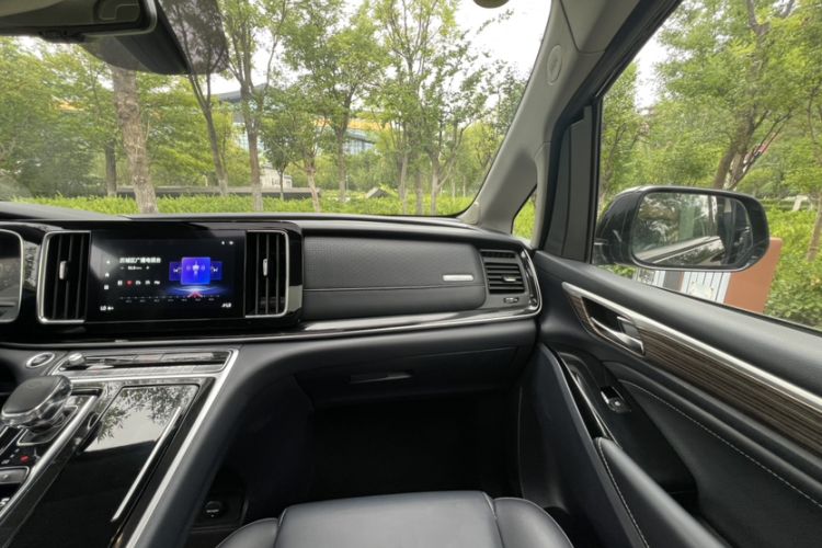 Used GAC Trumpchi M8 2021 Lingxiu Series 390T Deluxe Edition Interior 2