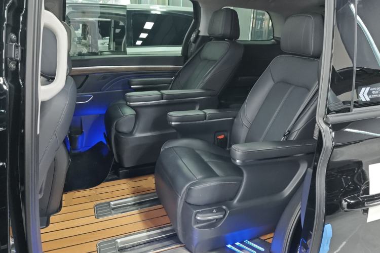 Used GAC Trumpchi M8 2021 Lingxiu Series 390T Supreme Wellness Edition Interior 4