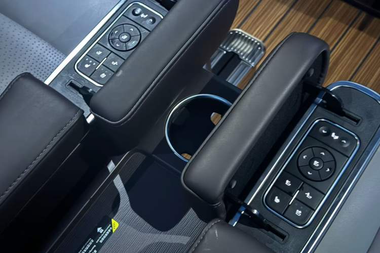 Used GAC Trumpchi M8 2021 Lingxiu Series 390T Ultimate Edition Interior 9