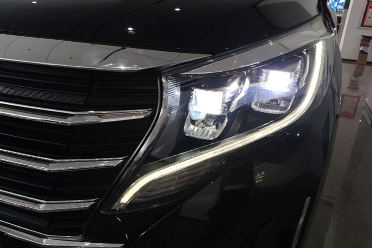 Used GAC Trumpchi M8 2021 Lingxiu Series 390T Ultimate Edition Left Front Headlight