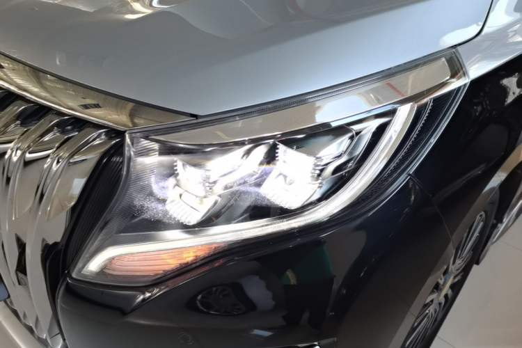 Used GAC Trumpchi M8 2021 Master Series 390T Four-Seat Glory Edition Left Front Headlight