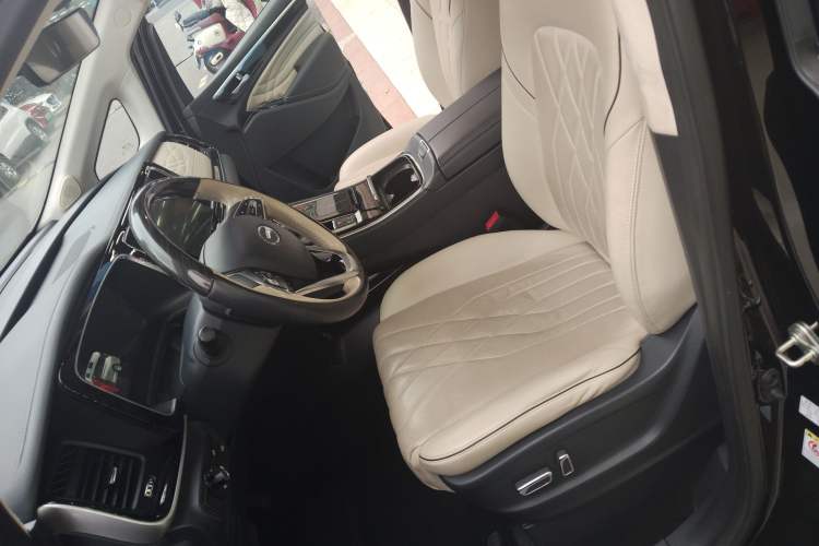Used GAC Trumpchi M8 2021 Master Series 390T Four-Seat Glory Edition Left Front Seat