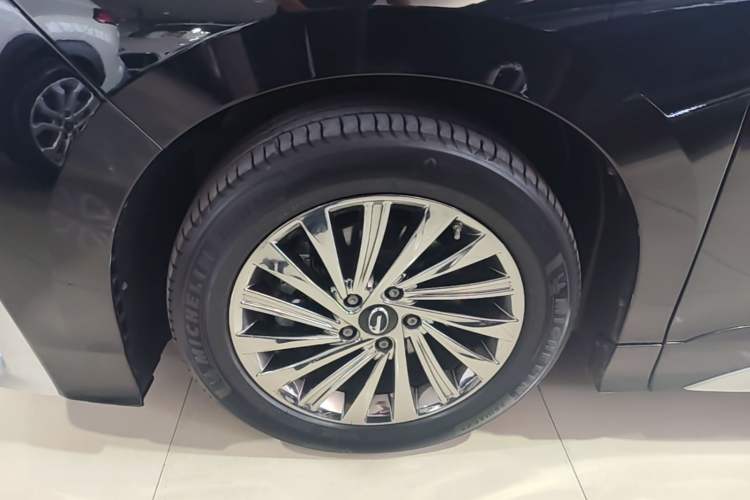 Used GAC Trumpchi M8 2021 Master Series 390T Ultimate Edition Left Front Wheel Hub