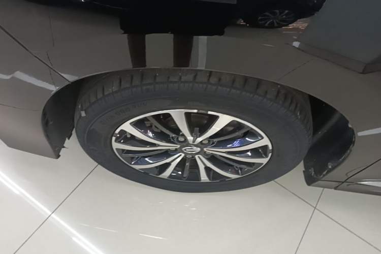 Used GAC Trumpchi M8 2021 Lingxiu Series 390T Deluxe Edition Left Front Wheel Hub