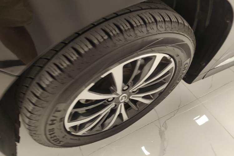 Used GAC Trumpchi M8 2021 Revised Version Lingxiu Series 390T Luxury Edition Left Front Wheel Hub