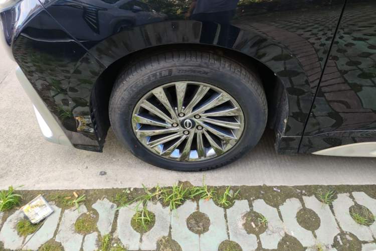 Used GAC Trumpchi M8 2021 Master Series 390T Ultimate Edition Left Front Wheel Hub