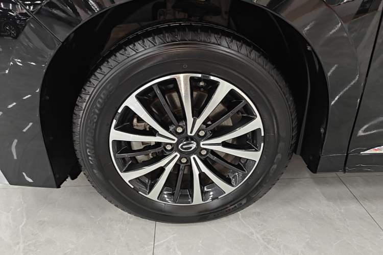 Used GAC Trumpchi M8 2021 Lingxiu Series 390T Deluxe Edition Left Front Wheel Hub