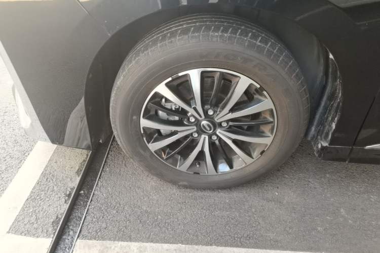 Used GAC Trumpchi M8 2021 Revised Version Lingxiu Series 390T Luxury Edition Left Front Wheel Hub