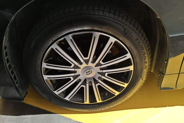 Used GAC Trumpchi M8 2021 Master Series 390T Prestige Edition Left Front Wheel Hub