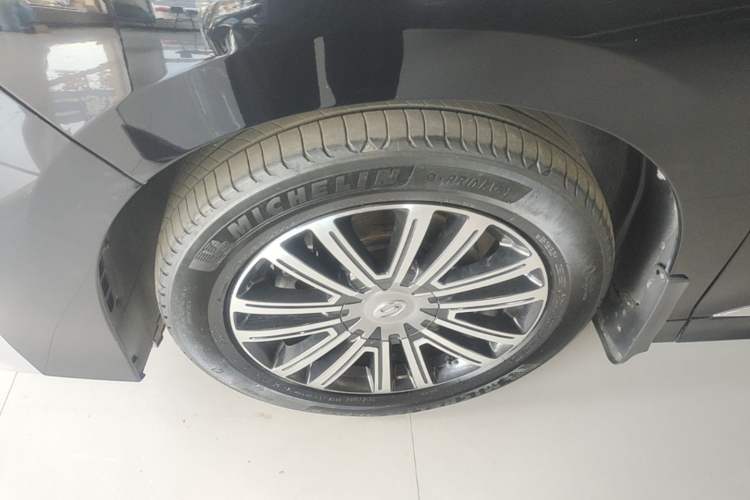 Used GAC Trumpchi M8 2021 Lingxiu Series 390T Deluxe Edition Left Front Wheel Hub