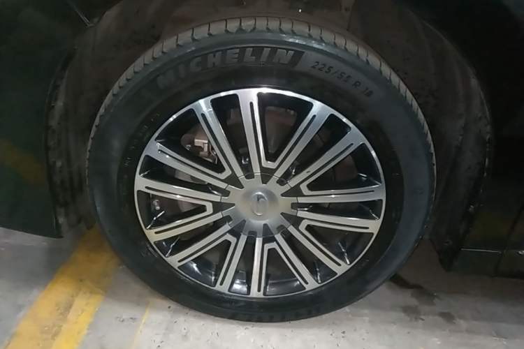 Used GAC Trumpchi M8 2021 Lingxiu Series 390T Deluxe Edition Left Front Wheel Hub