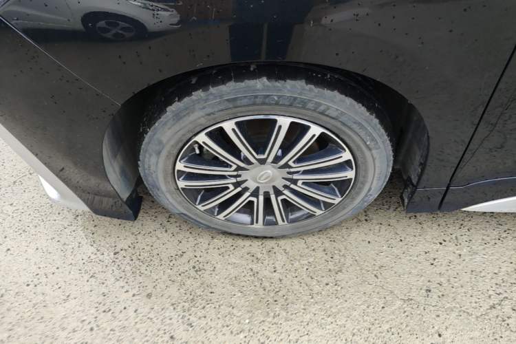 Used GAC Trumpchi M8 2021 Master Series 390T Prestige Edition Left Front Wheel Hub