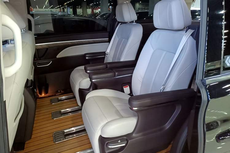 Used GAC Trumpchi M8 2021 Master Series 390T Prestige Edition Left Rear Seat