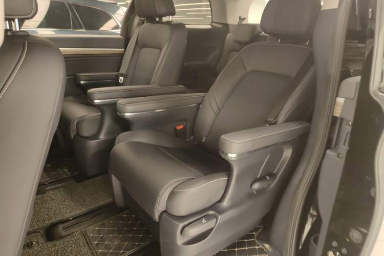 Used GAC Trumpchi M8 2021 Revised Version Lingxiu Series 390T Luxury Edition Left Rear Seat