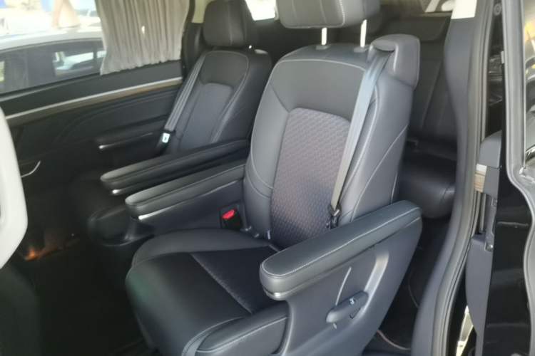 Used GAC Trumpchi M8 2021 Revised Version Lingxiu Series 390T Luxury Edition Left Rear Seat